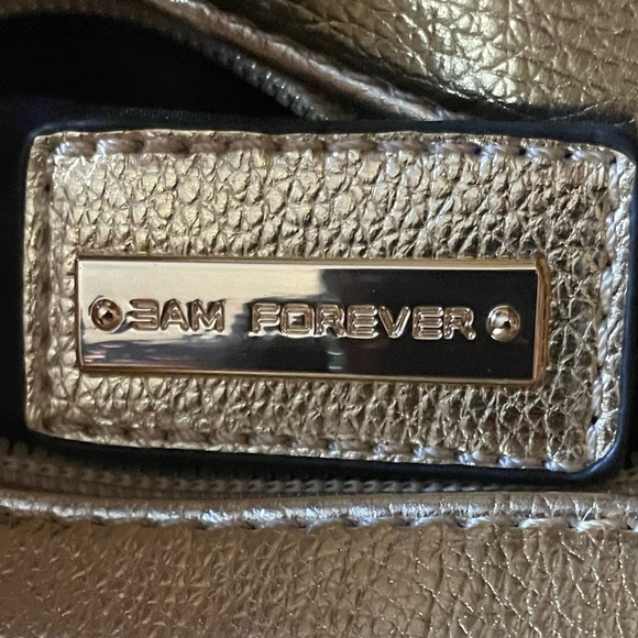 NWOT 3AM FOREVER Moneybag Crossbody - Picture 4 of 5